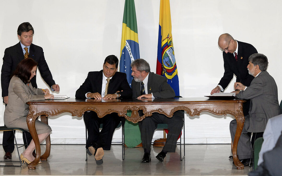 1280px-Brazil_and_Ecuardor_sign_treaties