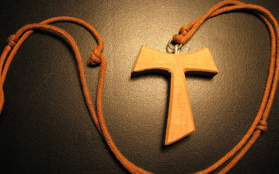 1280px-Franciscan_Tau