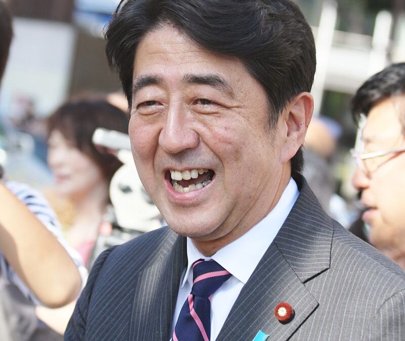 800px-Abe_Shinzo_2012_02