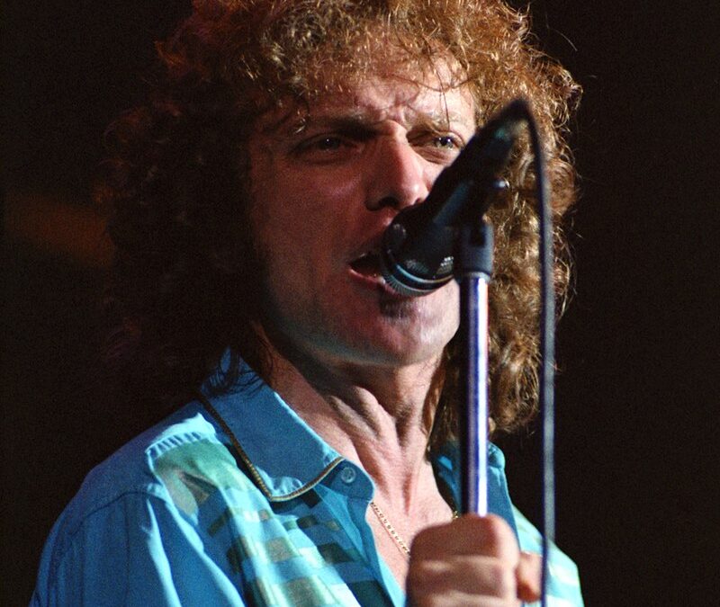 800px-Lou_Gramm_1979_8x10
